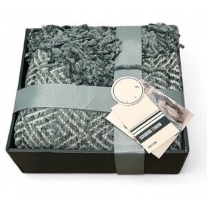 New in Box 50 x 60 Green & White Diamond Pattern Throw Blanket w/ Fringe NWT